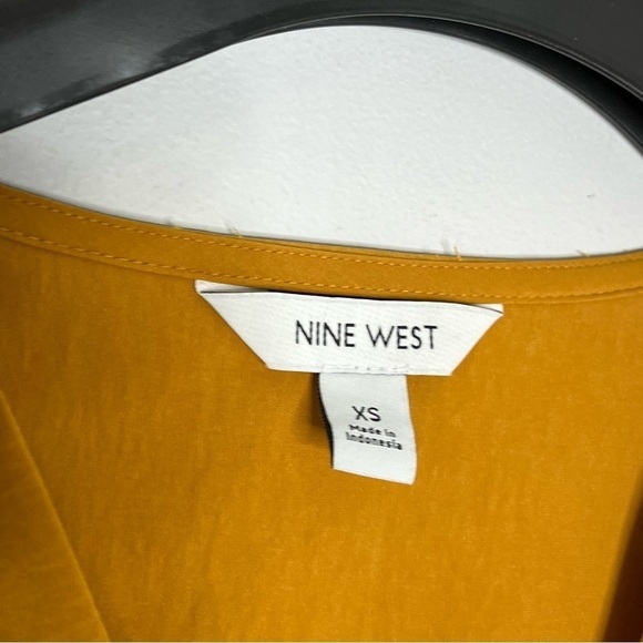 Nine West Size XS Mustard Yellow Surplice Tie Blouse Short Sleeve - Picture 2 of 4